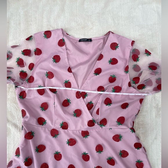Strawberry print dress 1X - Picture 4 of 8
